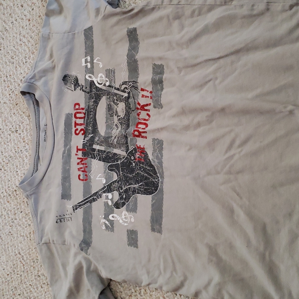 Old Navy boys size 6/7 shirt
